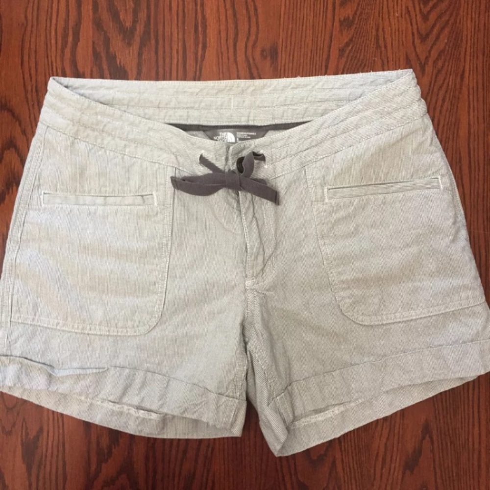 North Face linen shorts, size 6